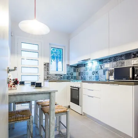 Apartment Mama's With 2 Bedrooms Near To Acropolis Athens